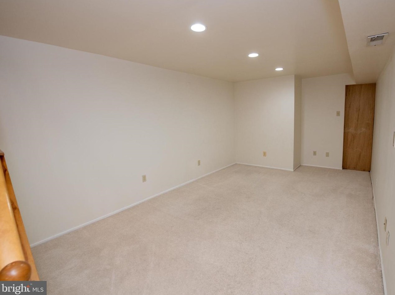 13 Ascot Ct, Upper Makefield PA  18940-1636 exterior