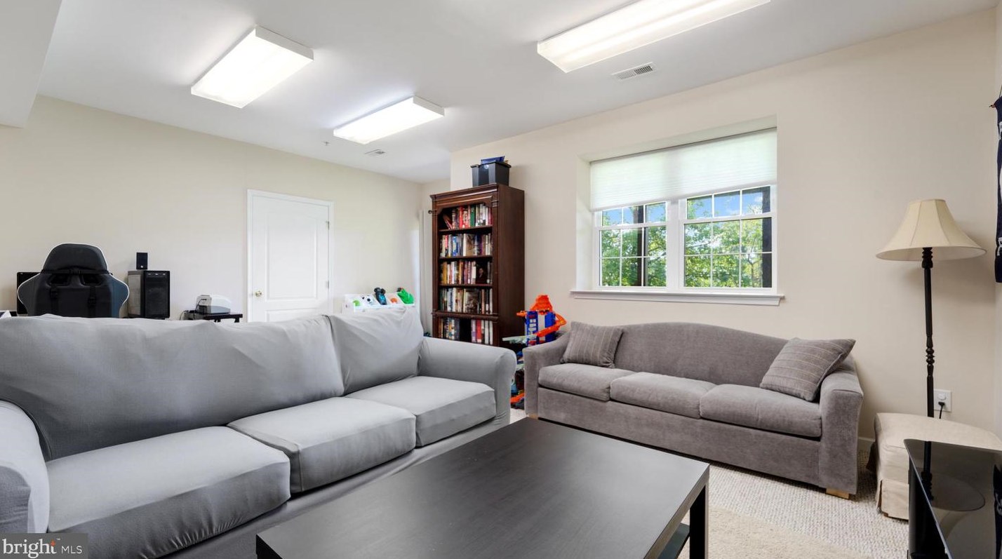 4547 Old Oak Rd, Gardenville PA  18902 exterior