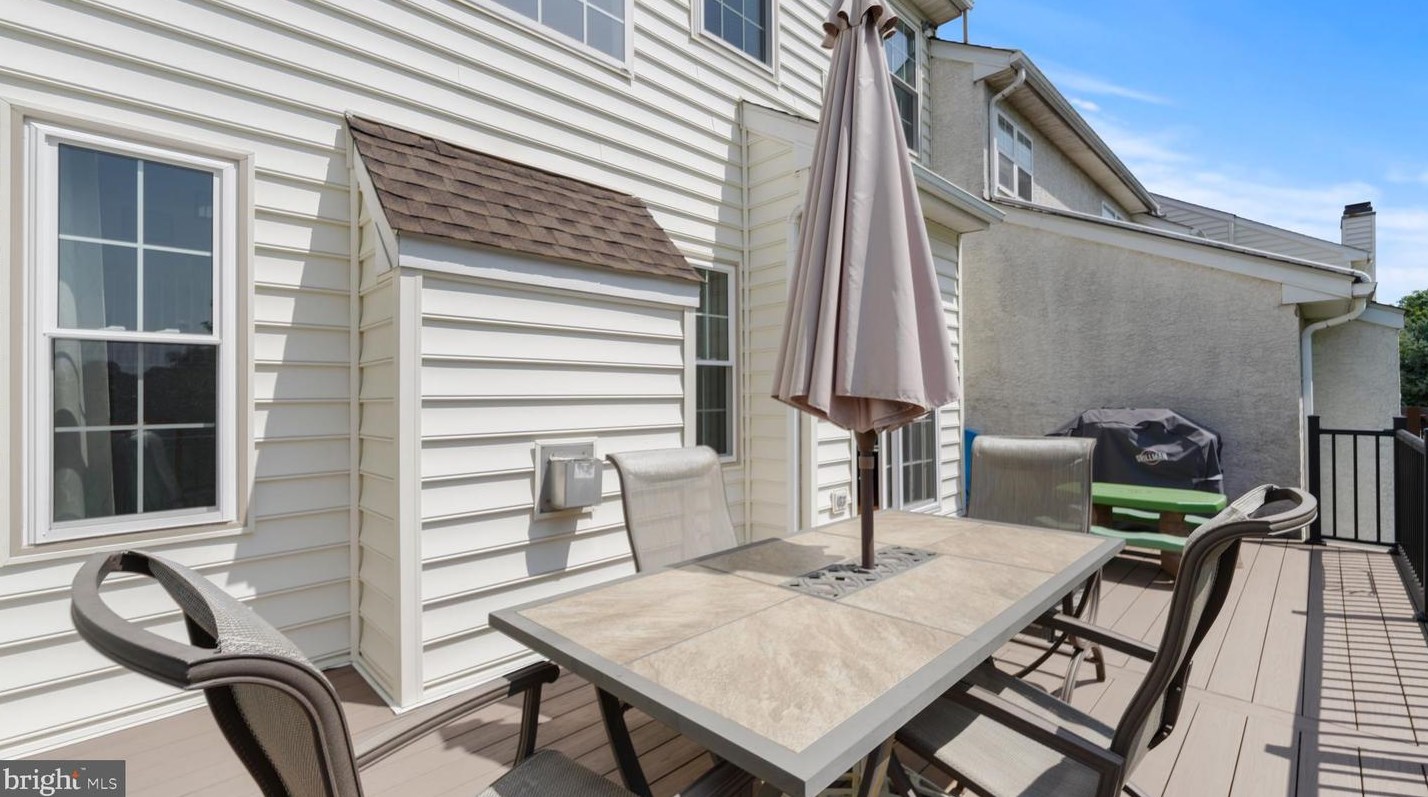 4547 Old Oak Rd, Gardenville PA  18902 exterior