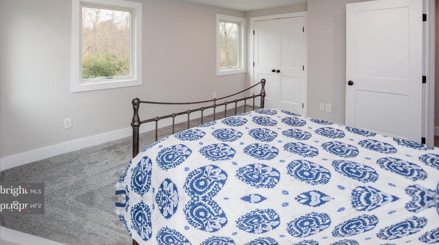 976 Washington Crossing Rd, Upper Makefield PA  18940-2712 exterior