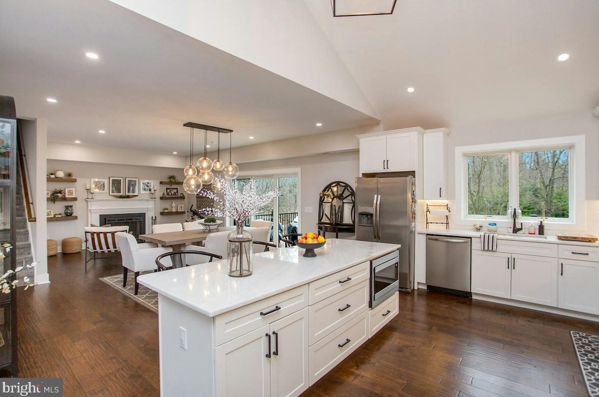 976 Washington Crossing Rd, Upper Makefield PA  18940-2712 exterior