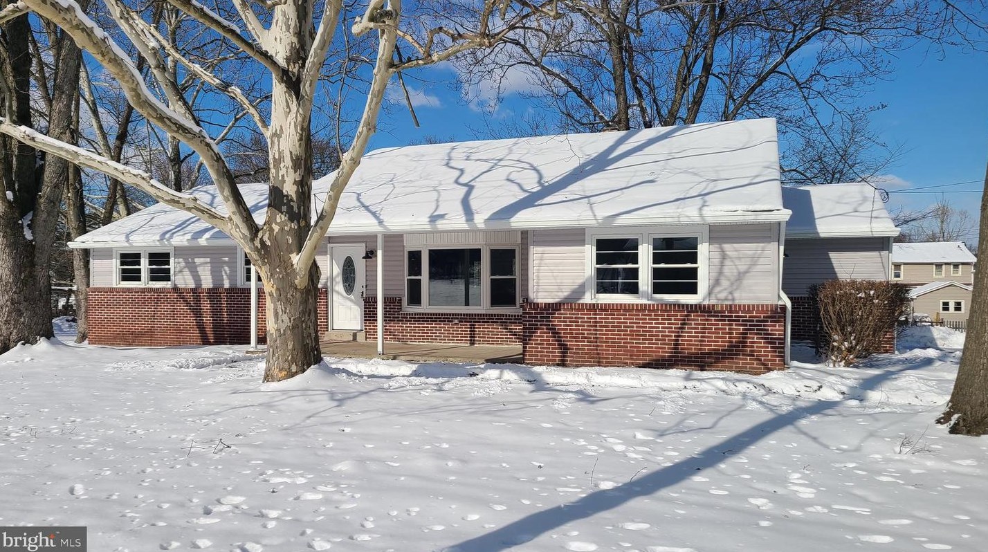 33 Fairview Ave, Sellersville, PA 18960-2513