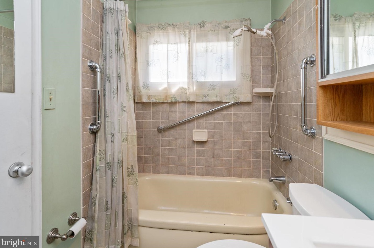 25 Ruby Ln, Levittown PA  19055-1430 exterior