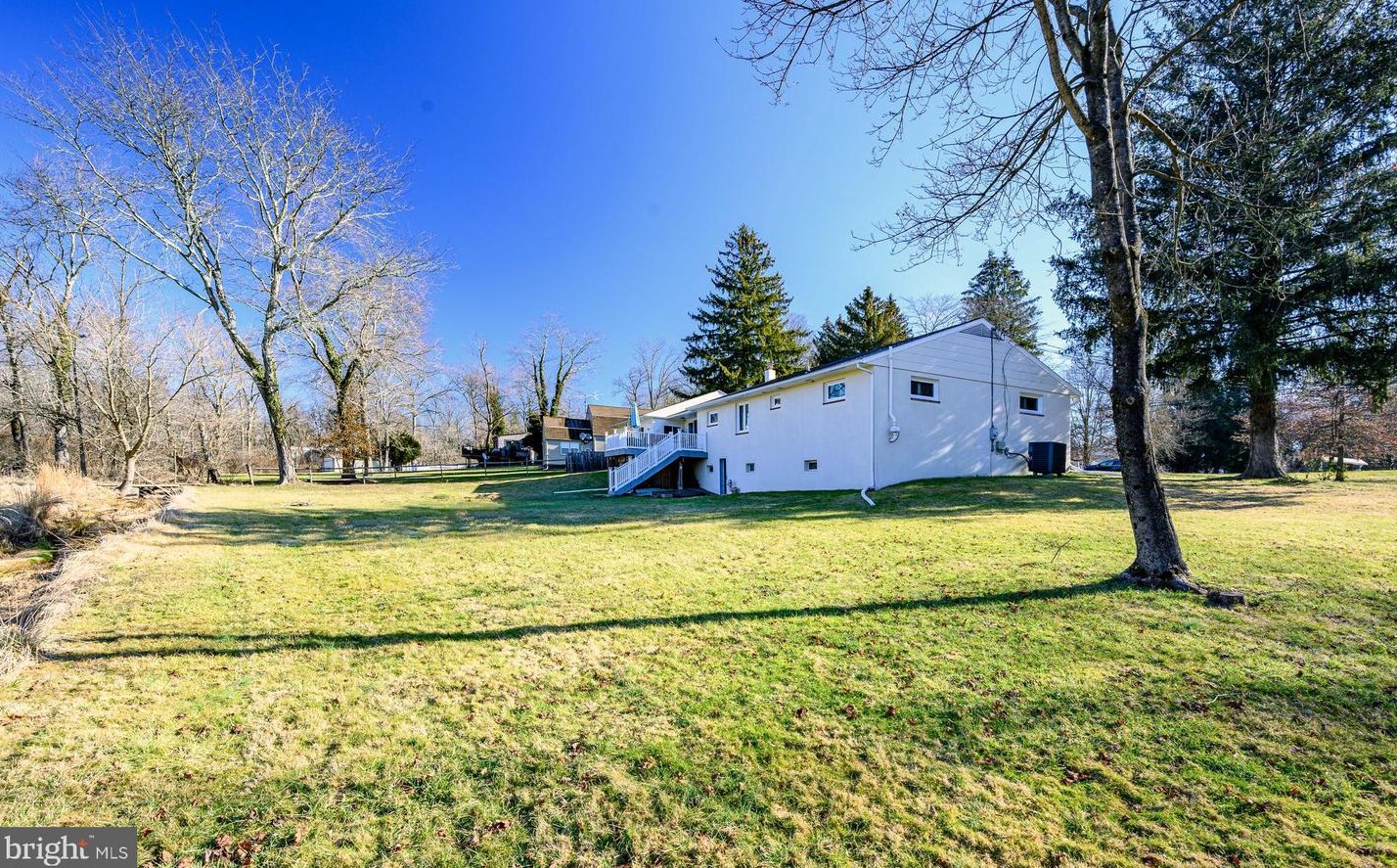 4664 Smith Rd, Furlong, PA 18925
