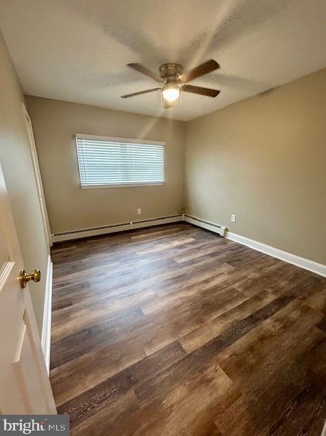 56 Valley Rd, Levittown PA  19057-4202 exterior