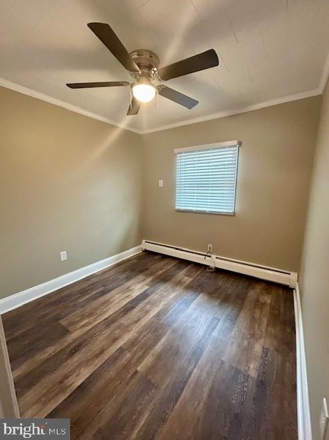 56 Valley Rd, Levittown PA  19057-4202 exterior