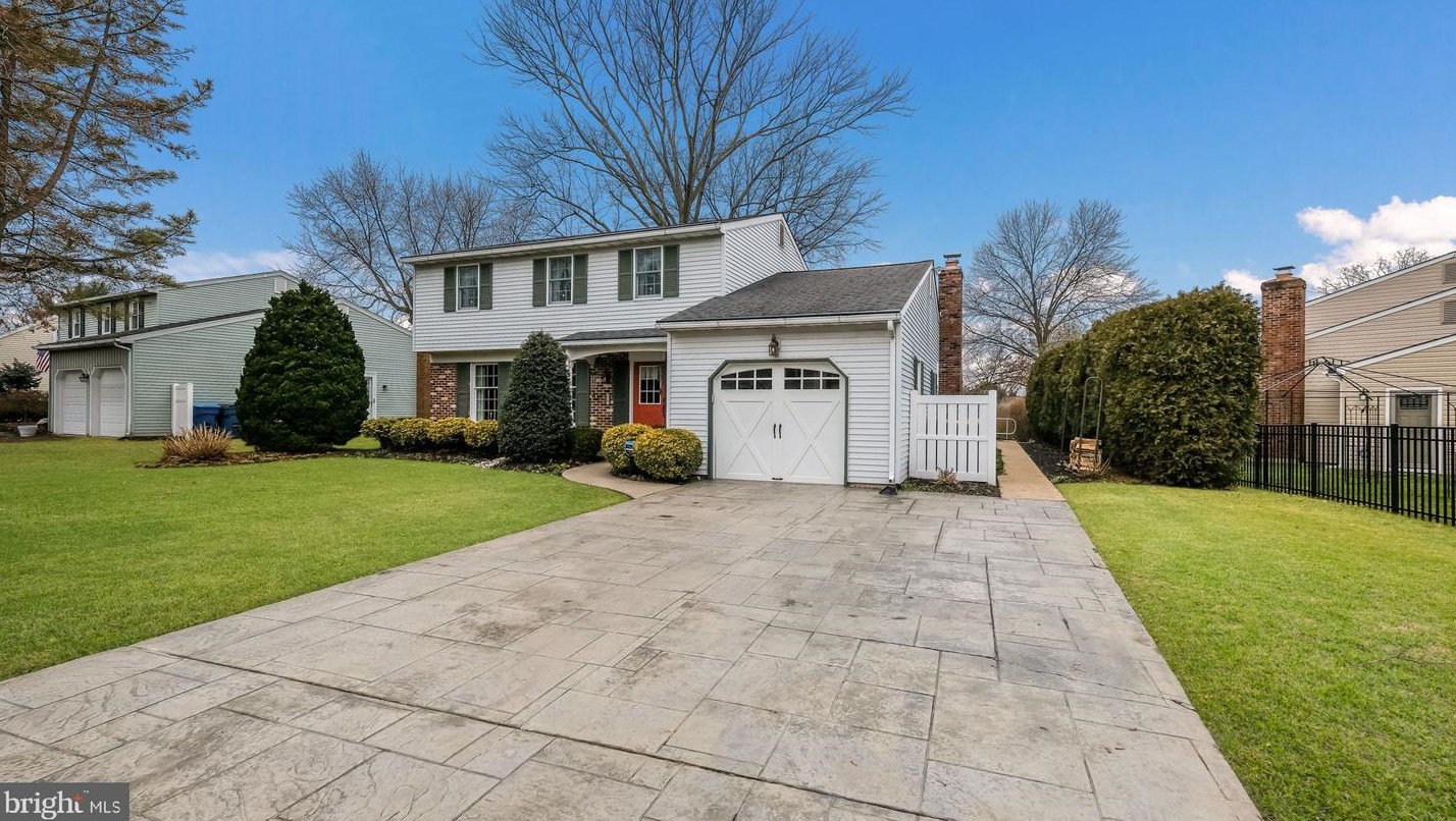 117 Circle Dr, Chalfont, PA 18914