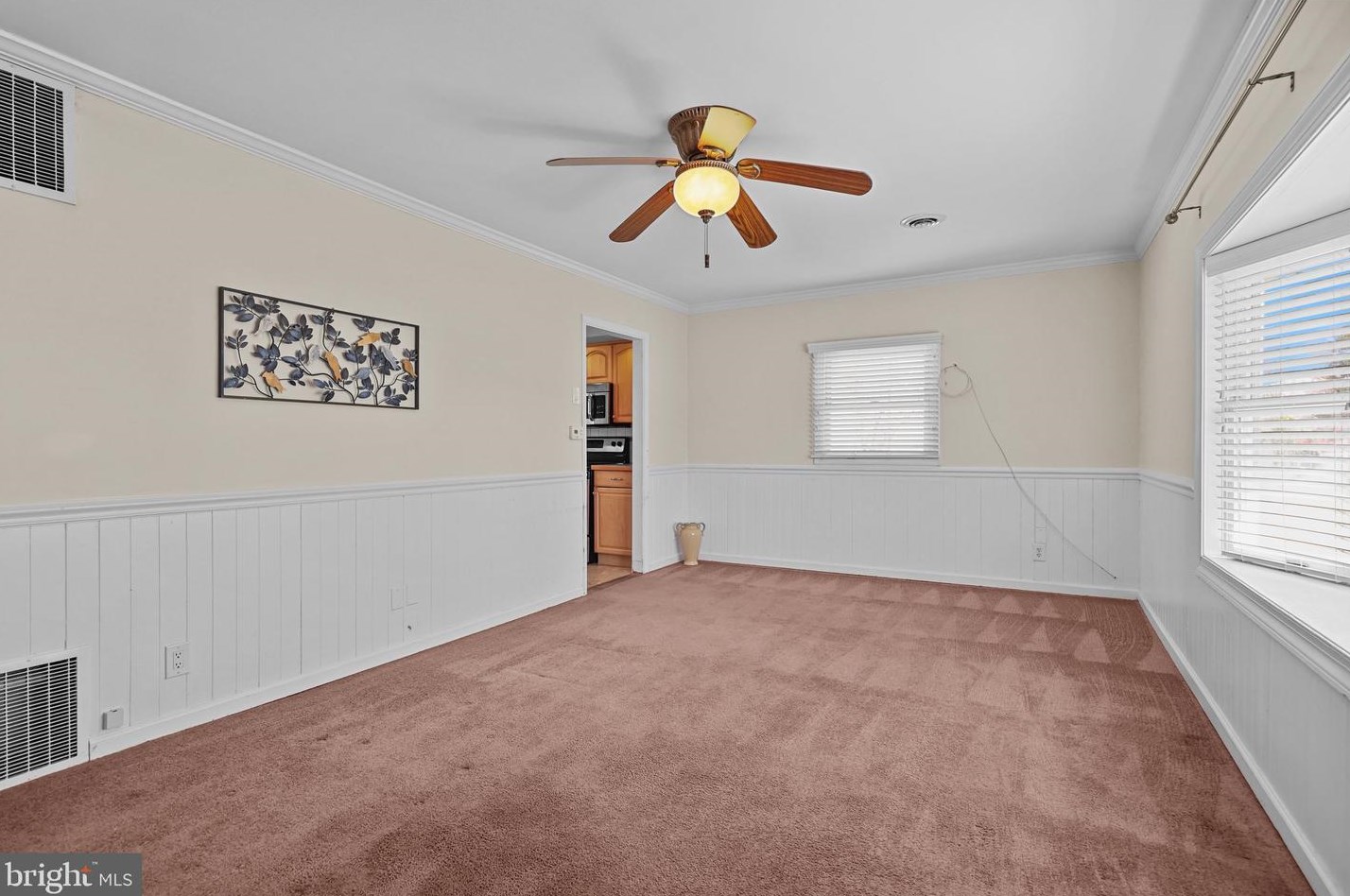 731 Edgemont Rd, Fairless Hills, PA 19030