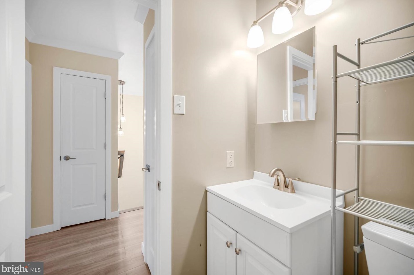 208 Saratoga Ct, Warminster PA  18974-2091 exterior