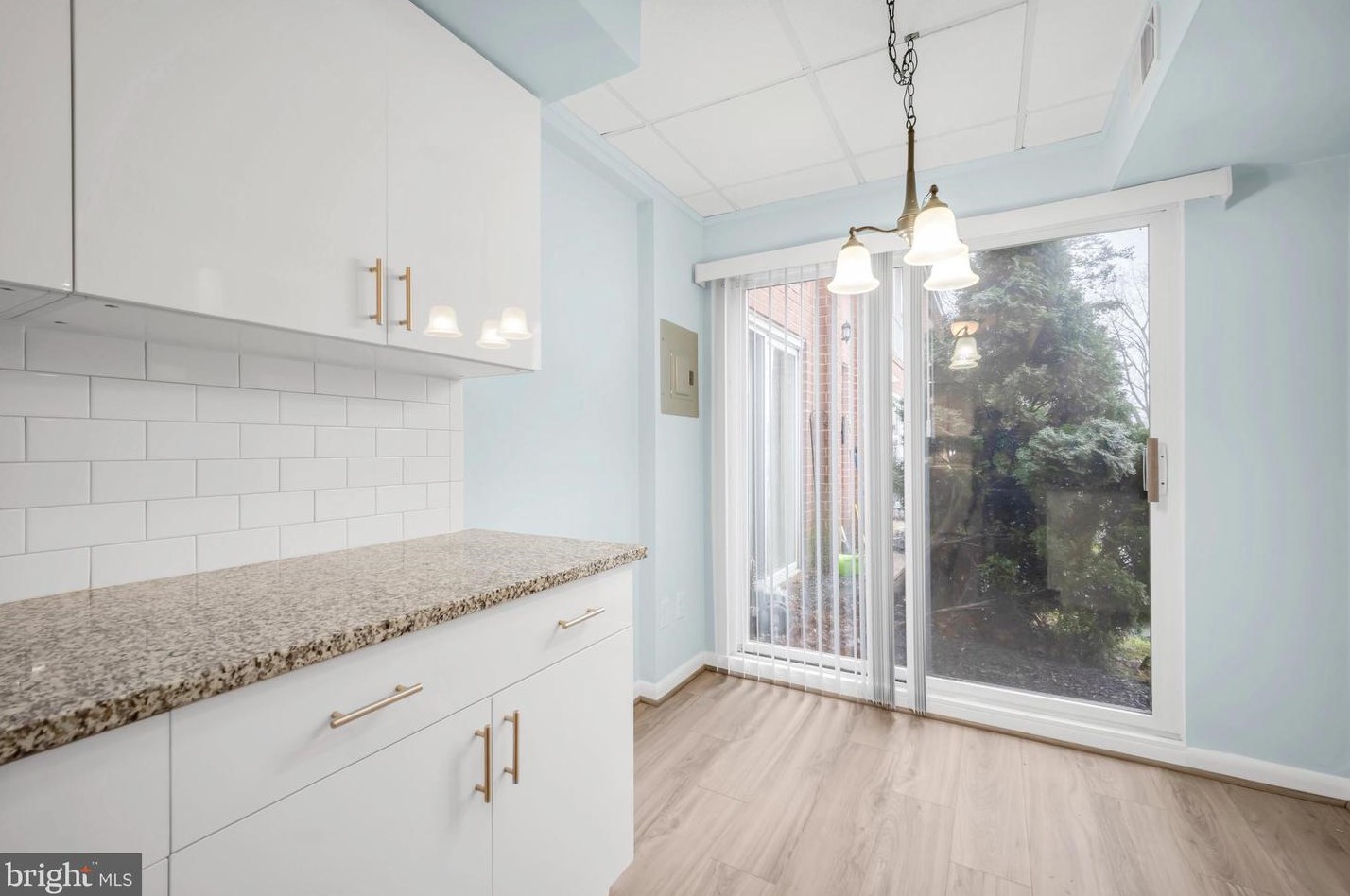 208 Saratoga Ct, Warminster PA  18974-2091 exterior