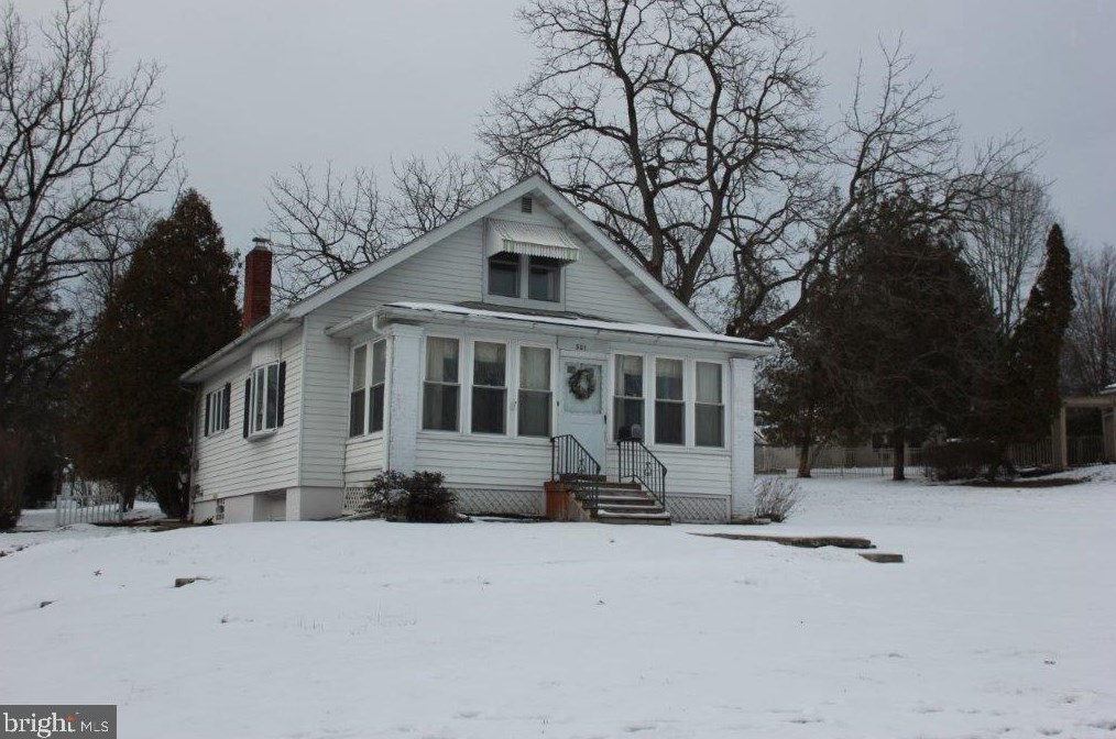 301 Walnut St, Sellersville, PA 18960-2415