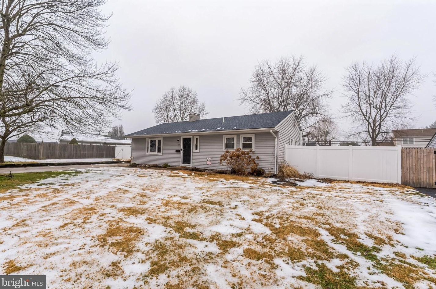 809 Trenton Rd, Fairless Hills, PA 19030