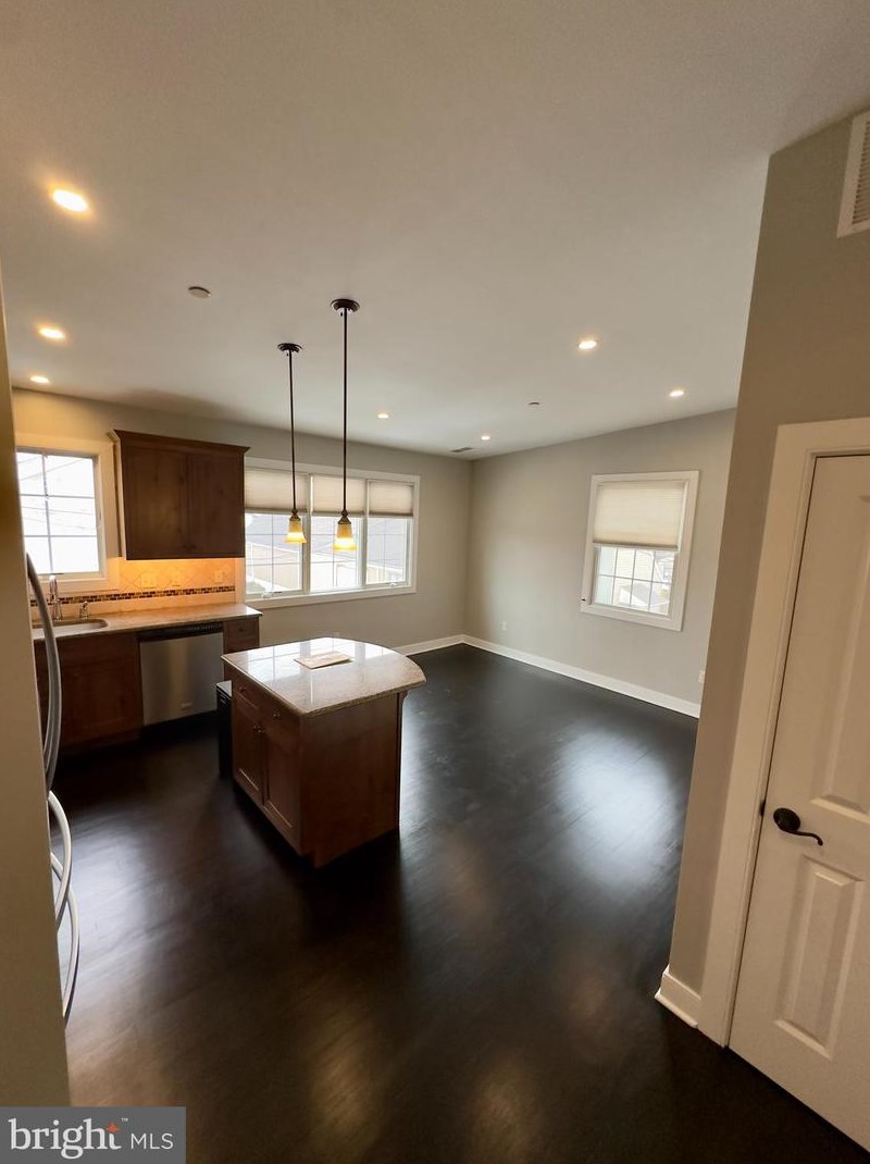 62 W State St #3, Gardenville, PA 18901