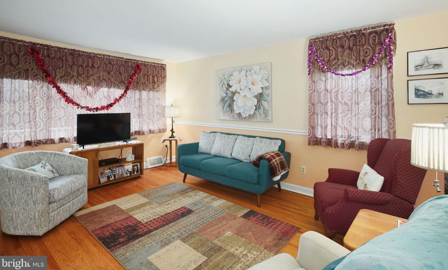 1378 Cornwells Ave, Bensalem PA  19020-3609 exterior