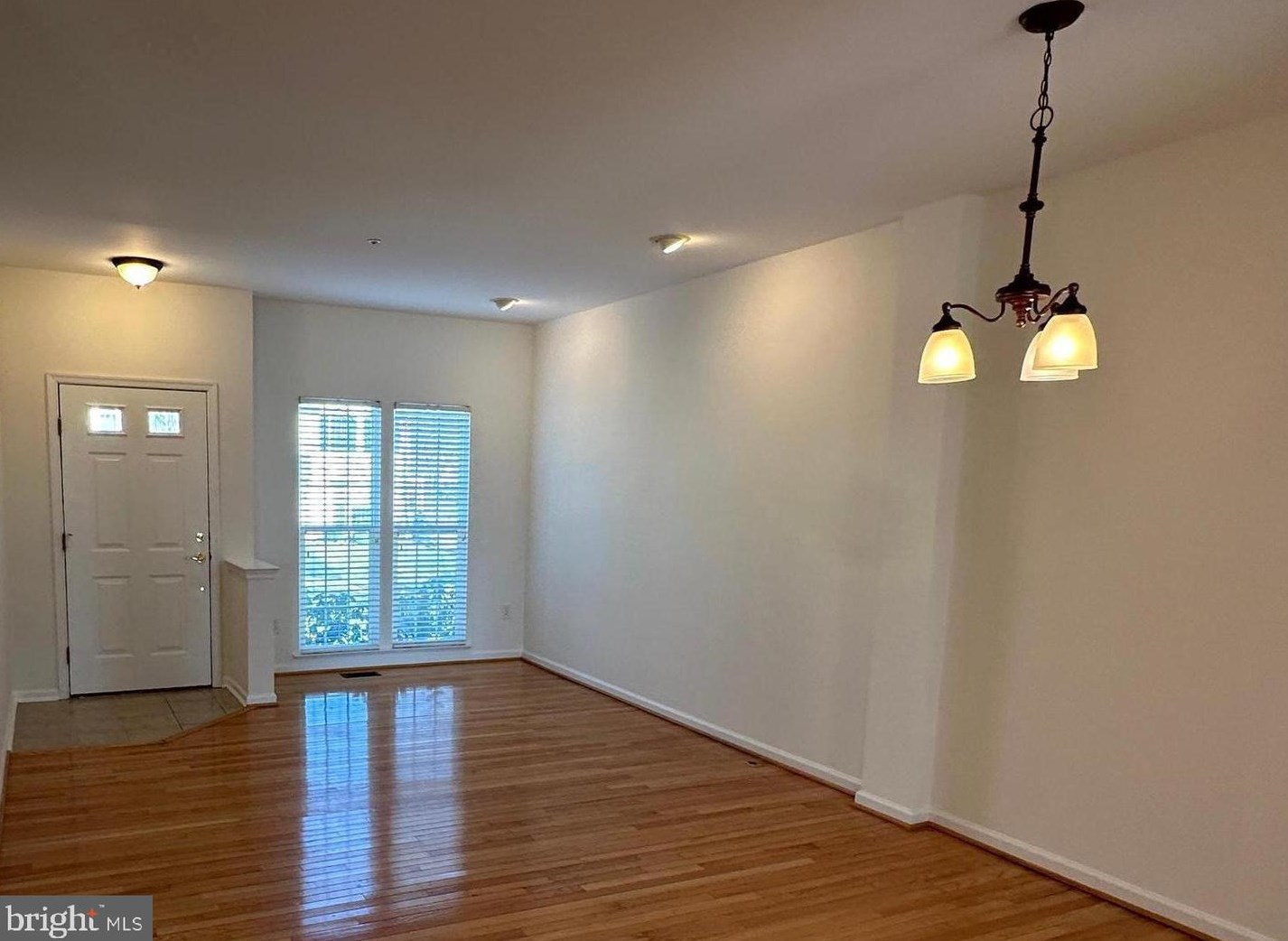 4486 Honeysuckle Ln, Gardenville, PA