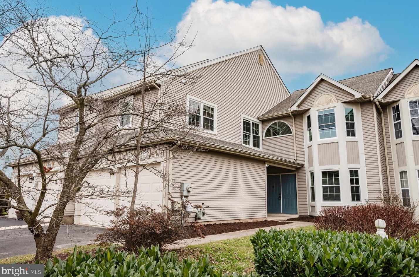 72 Magnolia Dr, Upper Makefield PA  18940-9236 exterior