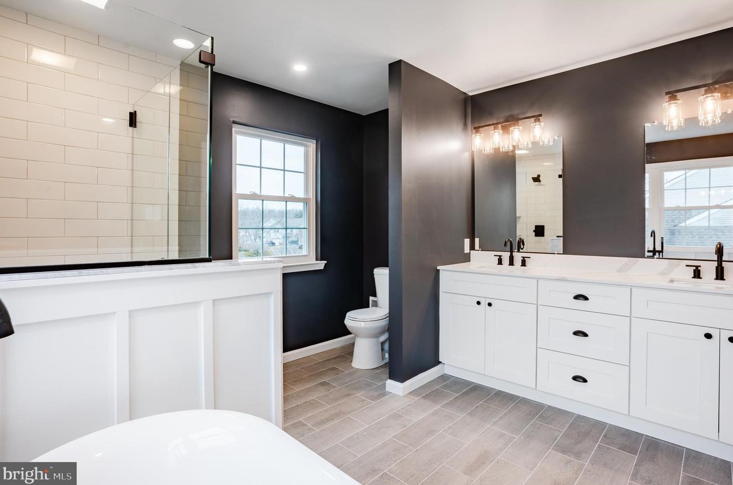 72 Magnolia Dr, Upper Makefield PA  18940-9236 exterior