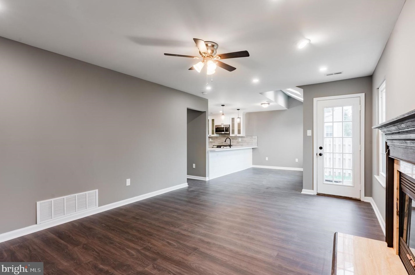 72 Magnolia Dr, Upper Makefield PA  18940-9236 exterior