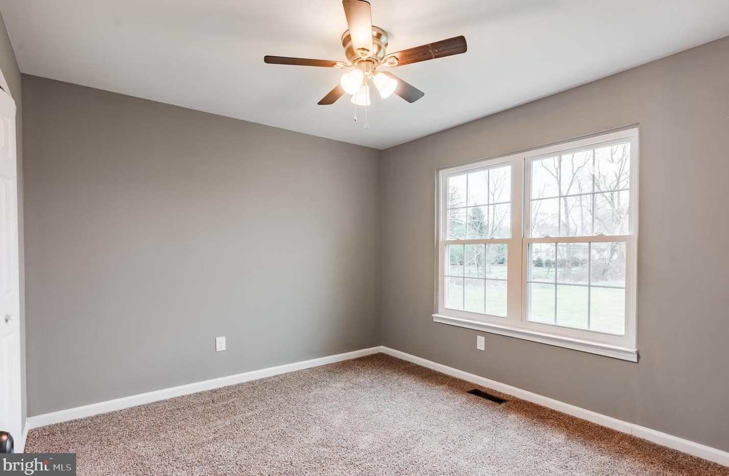 72 Magnolia Dr, Upper Makefield PA  18940-9236 exterior