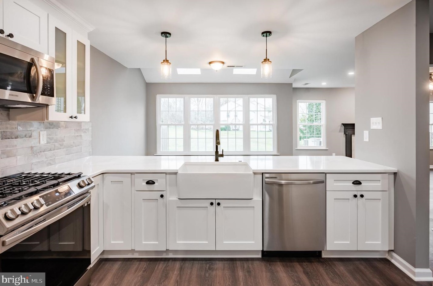 72 Magnolia Dr, Upper Makefield PA  18940-9236 exterior