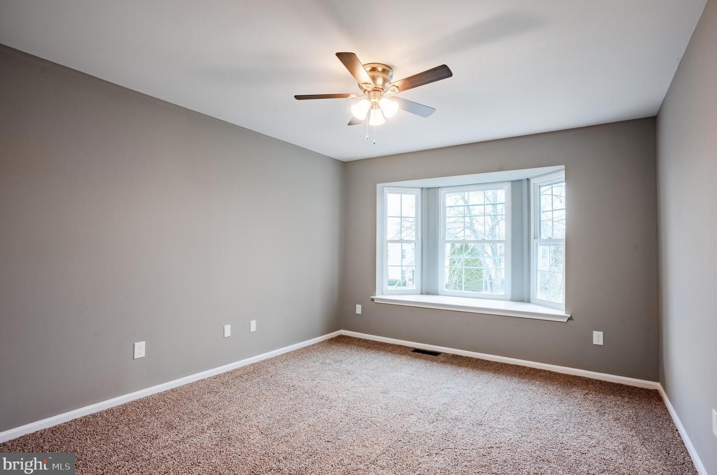 72 Magnolia Dr, Upper Makefield PA  18940-9236 exterior