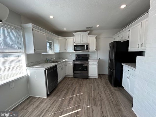 2 Graceful Ln, Levittown, PA 19055