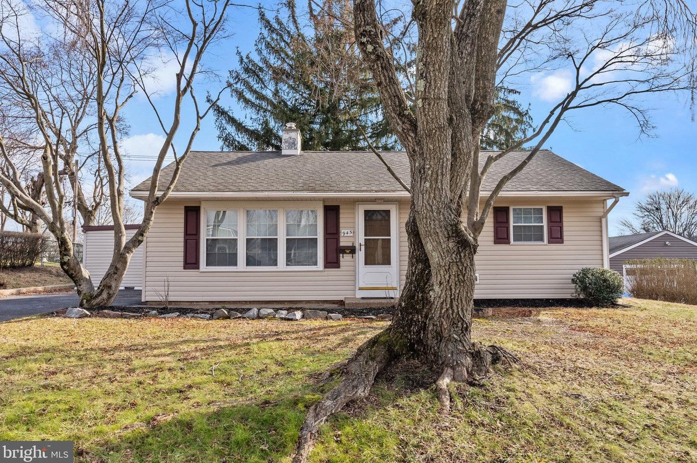 945 Willopenn Dr, Southampton, PA 18966
