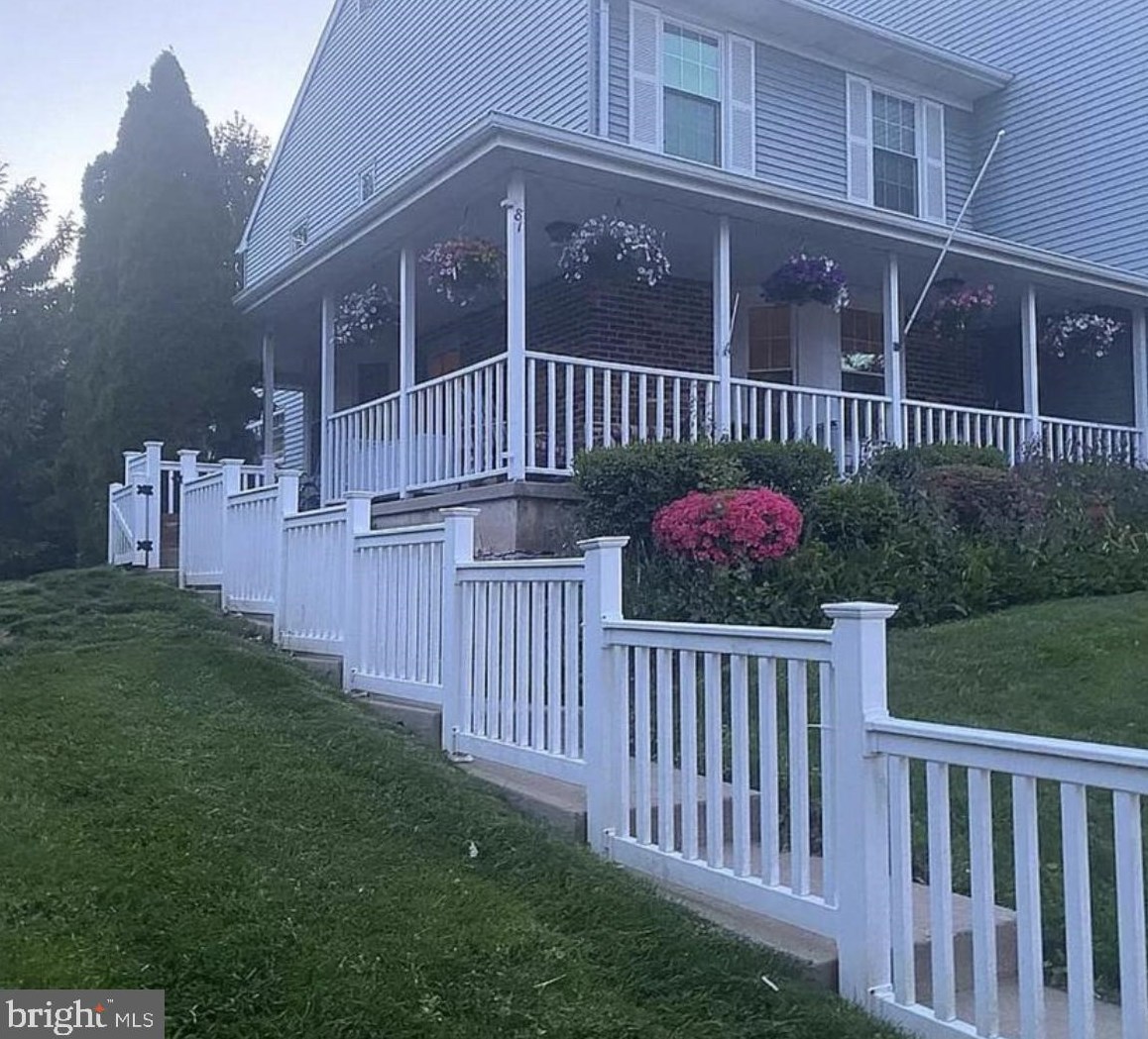 81 Fair Oaks Ct, Upper Makefield, PA 18940