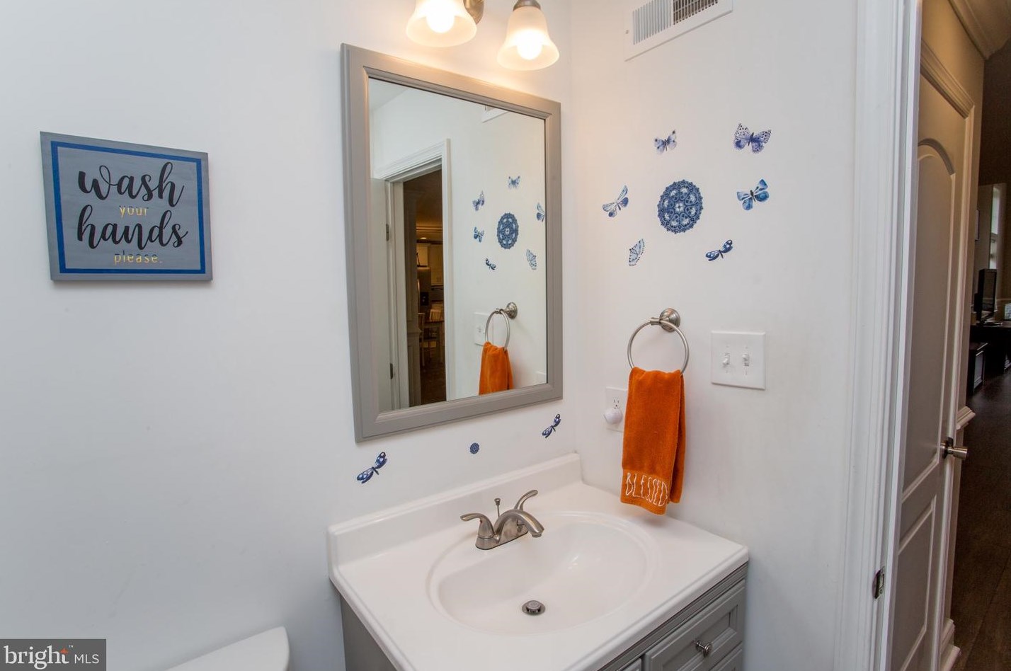 1350 Clearview Dr, Jamison PA  18929-1151 exterior