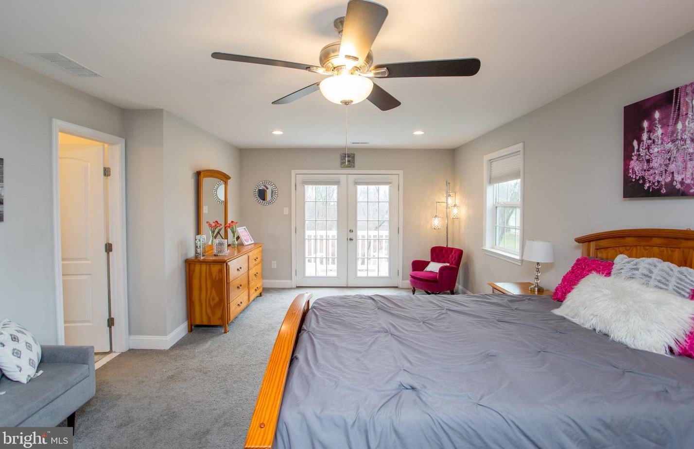 1350 Clearview Dr, Jamison PA  18929-1151 exterior