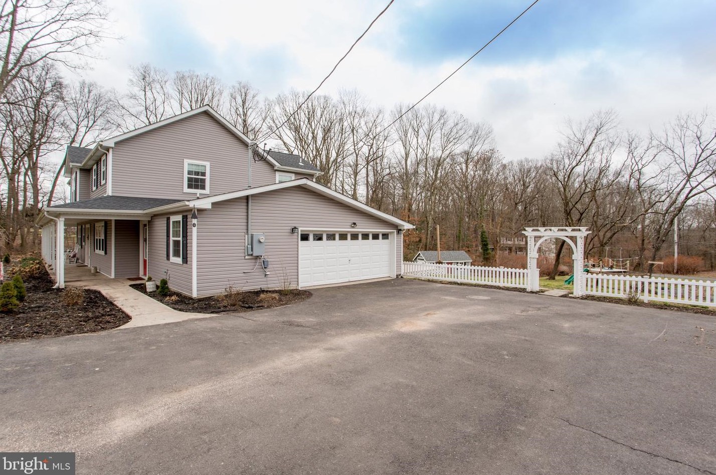 1350 Clearview Dr, Jamison PA  18929-1151 exterior