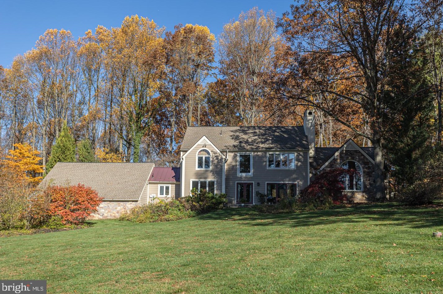 3320 N Sugan Rd, New Hope, PA 18938
