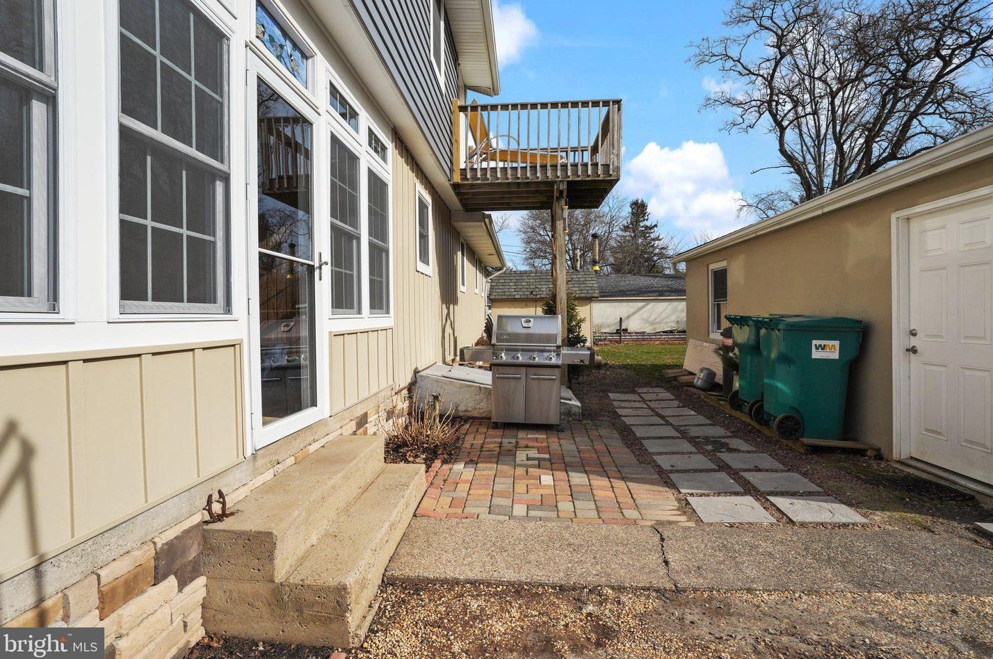 47 Williams Ave, Upper Makefield PA 18940-3613 exterior