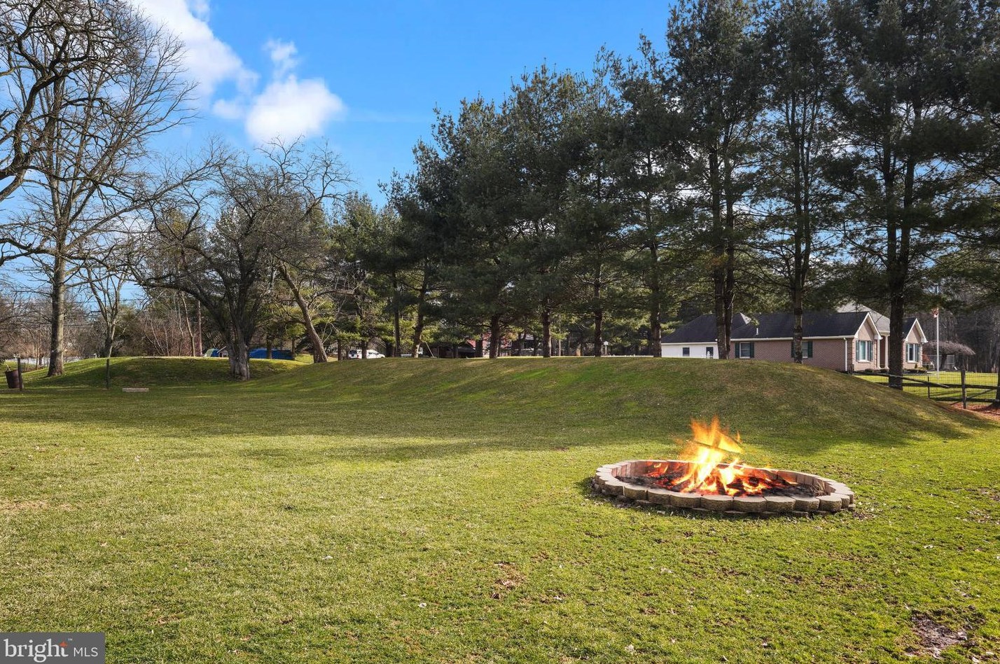 47 Williams Ave, Upper Makefield PA 18940-3613 exterior