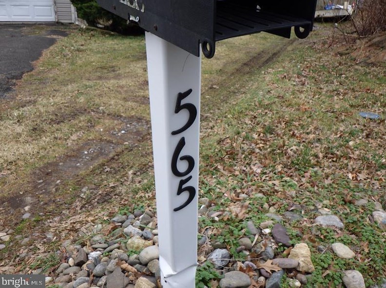 565 Hulmeville Rd, Langhorne, PA 19047