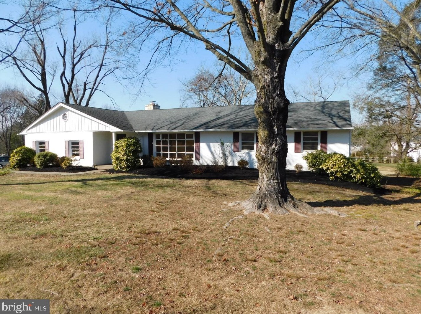 666 Sandy Ridge Rd, Gardenville, PA