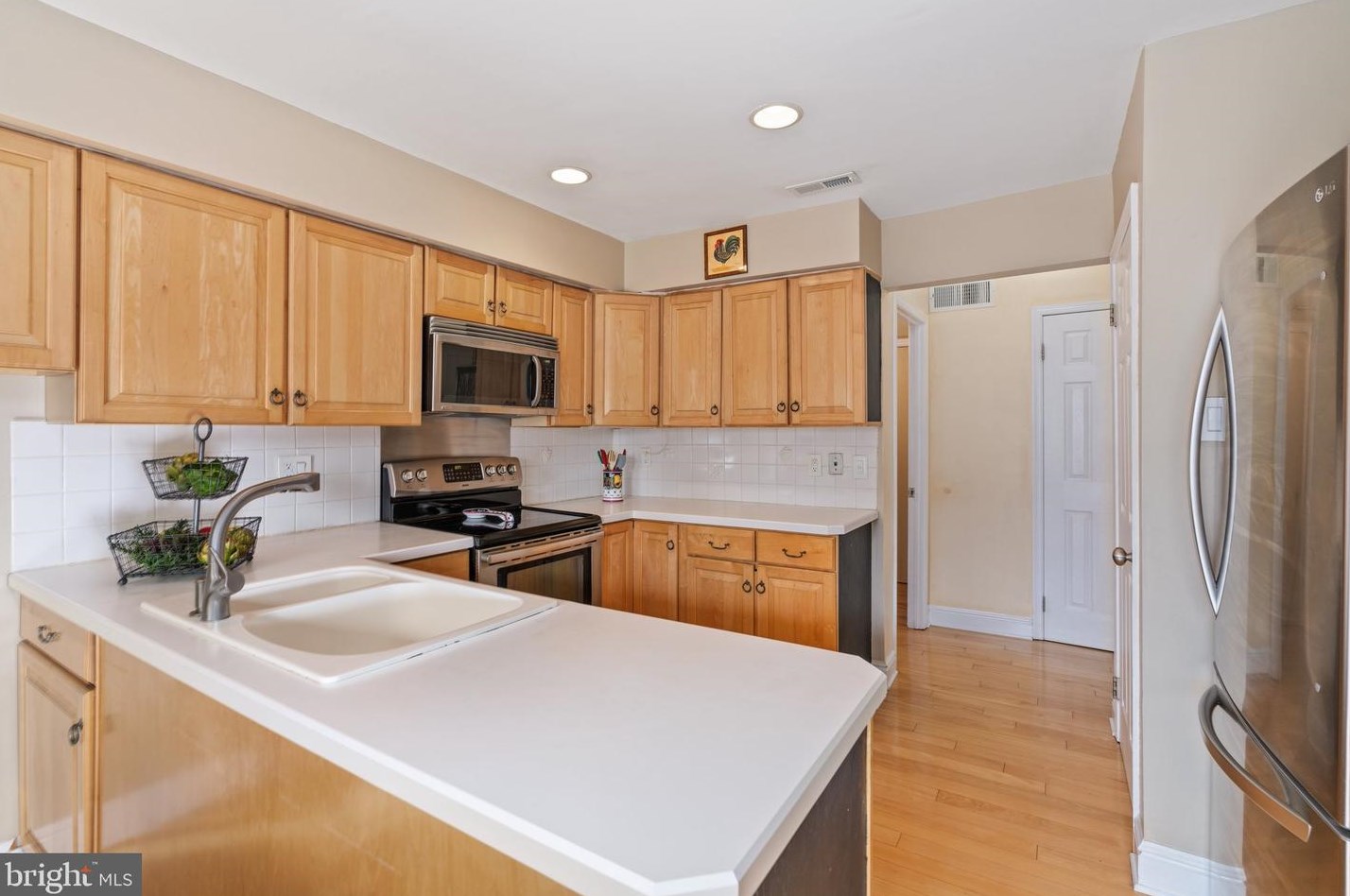 311 Parkview Way, Upper Makefield PA  18940-1138 exterior