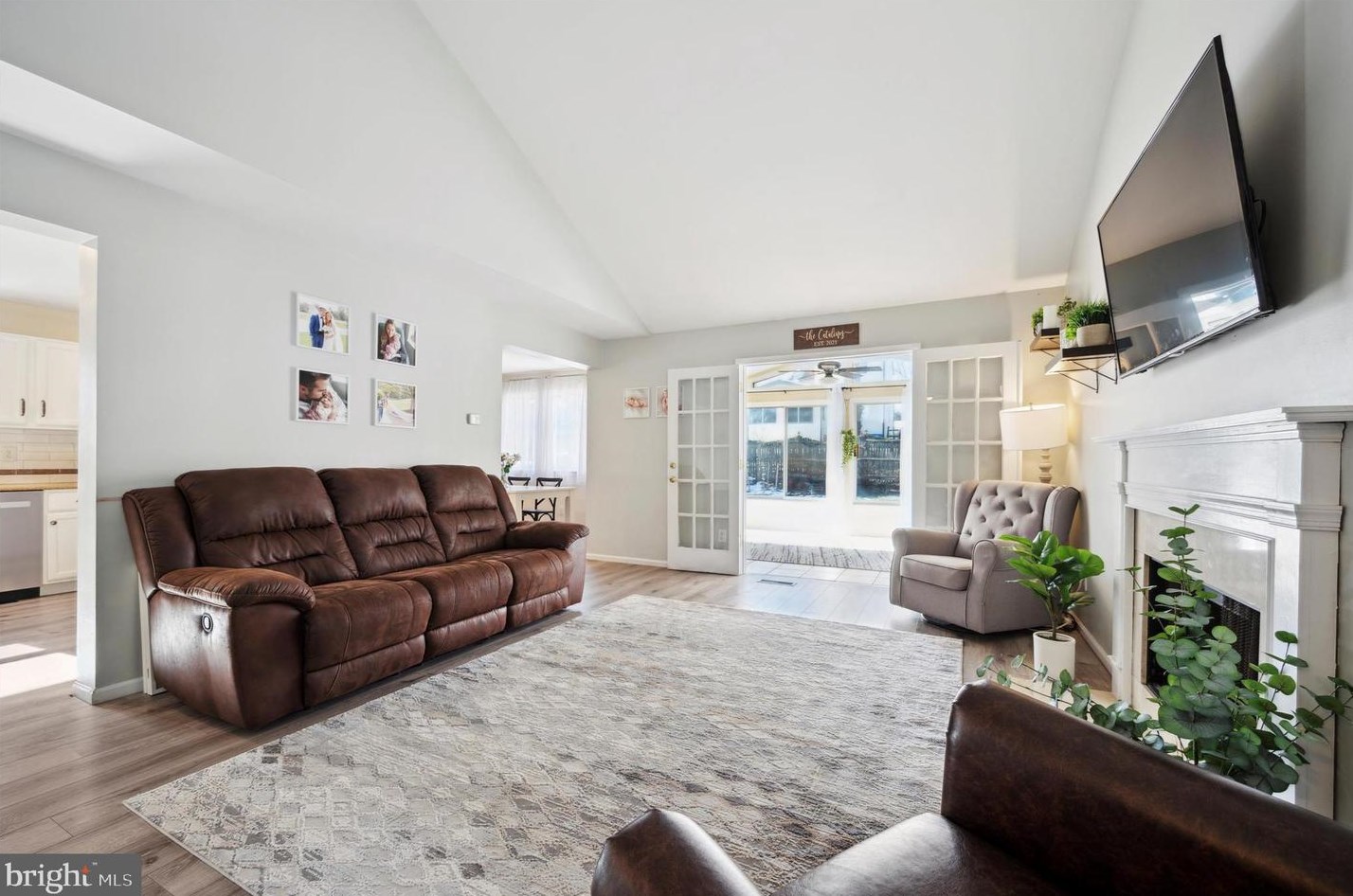 213 Autumn Leaf Dr, Gardenville, PA 18901