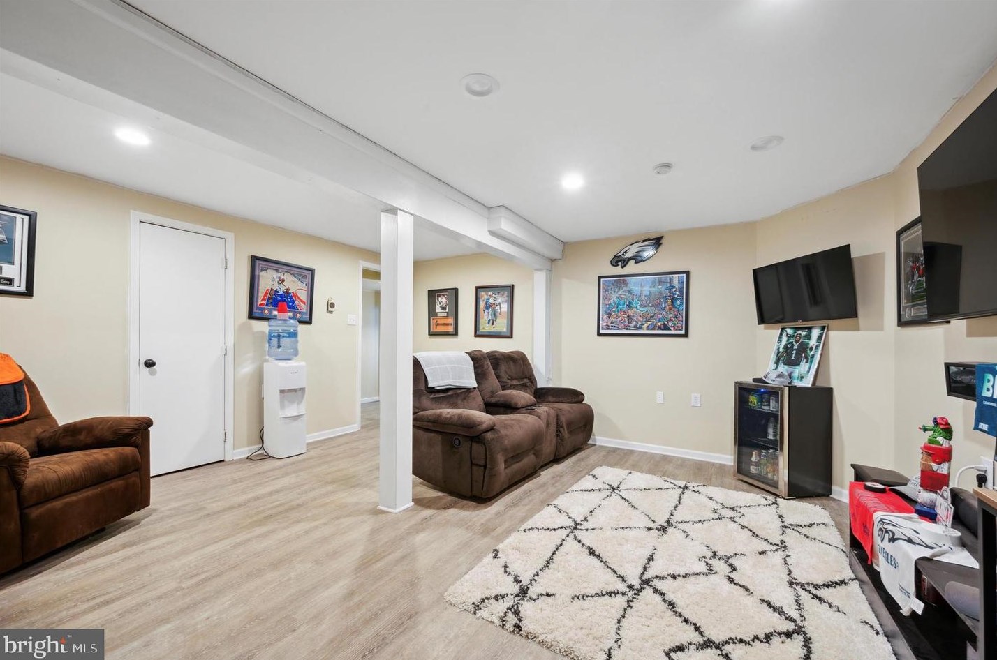 213 Autumn Leaf Dr, Gardenville PA  18901-6402 exterior