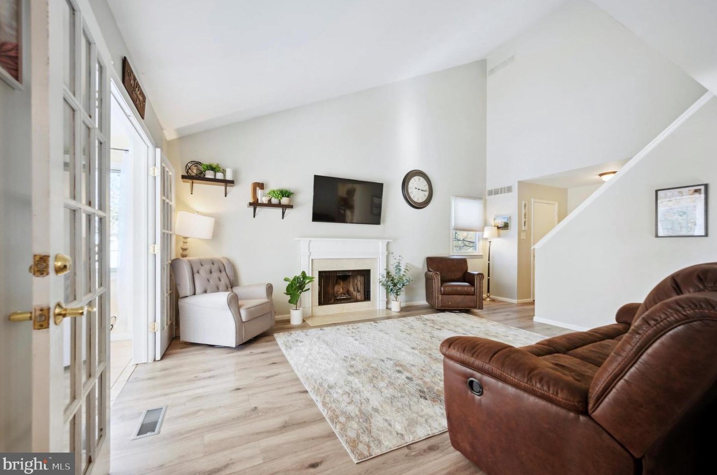 213 Autumn Leaf Dr, Gardenville PA  18901-6402 exterior