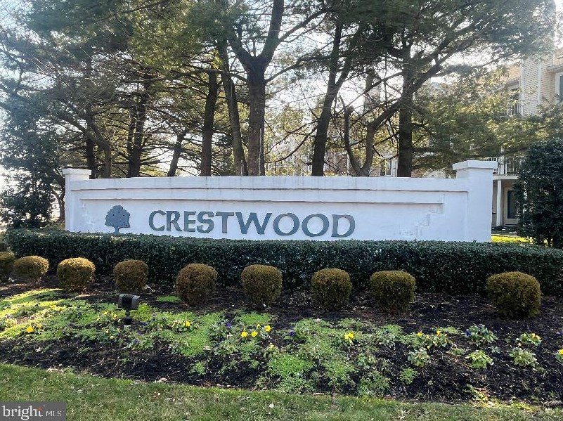 194 Jennifer Ct, Levittown, PA 19057-3624