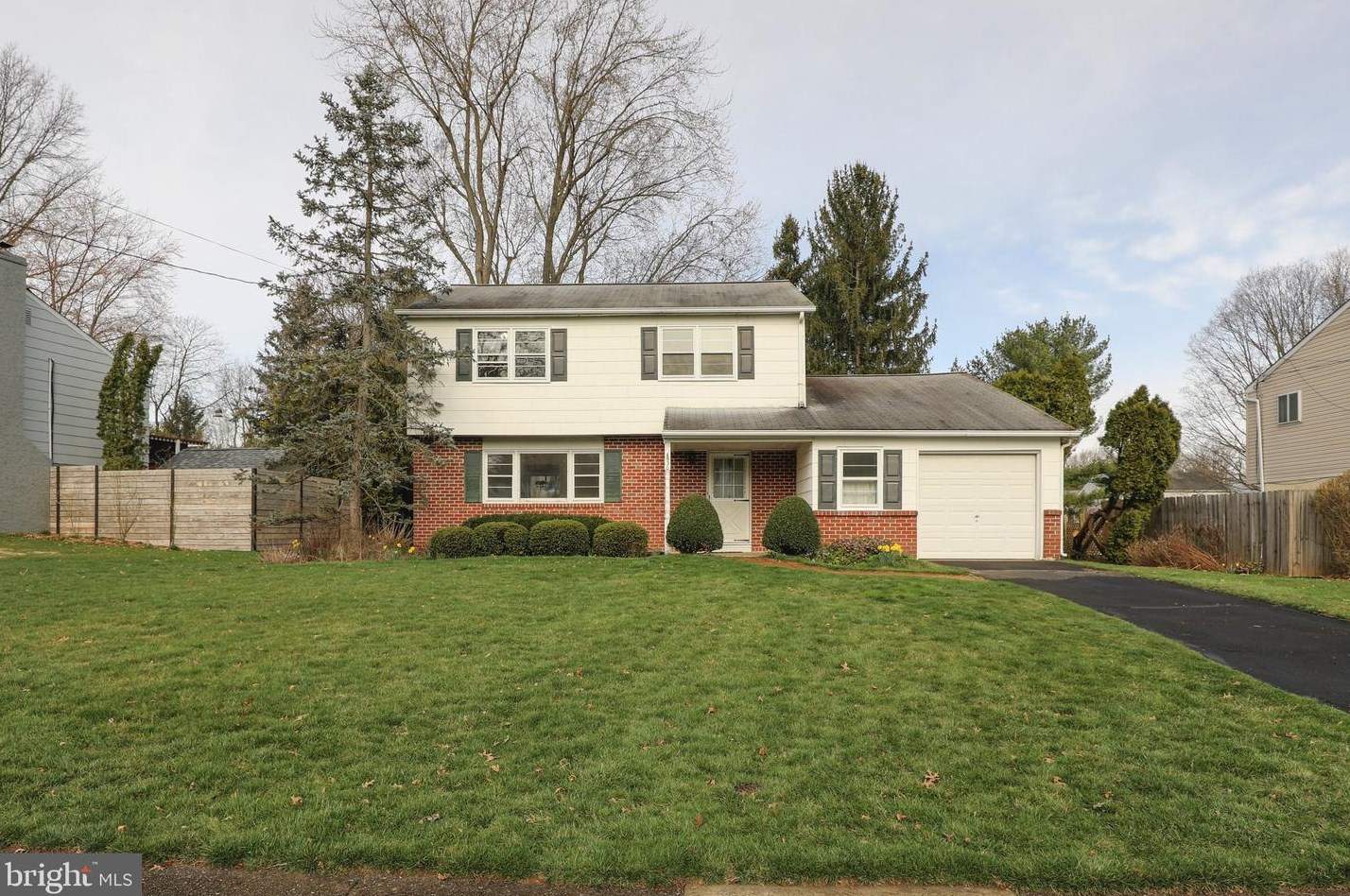 30 Crestland Ter, Gardenville, PA