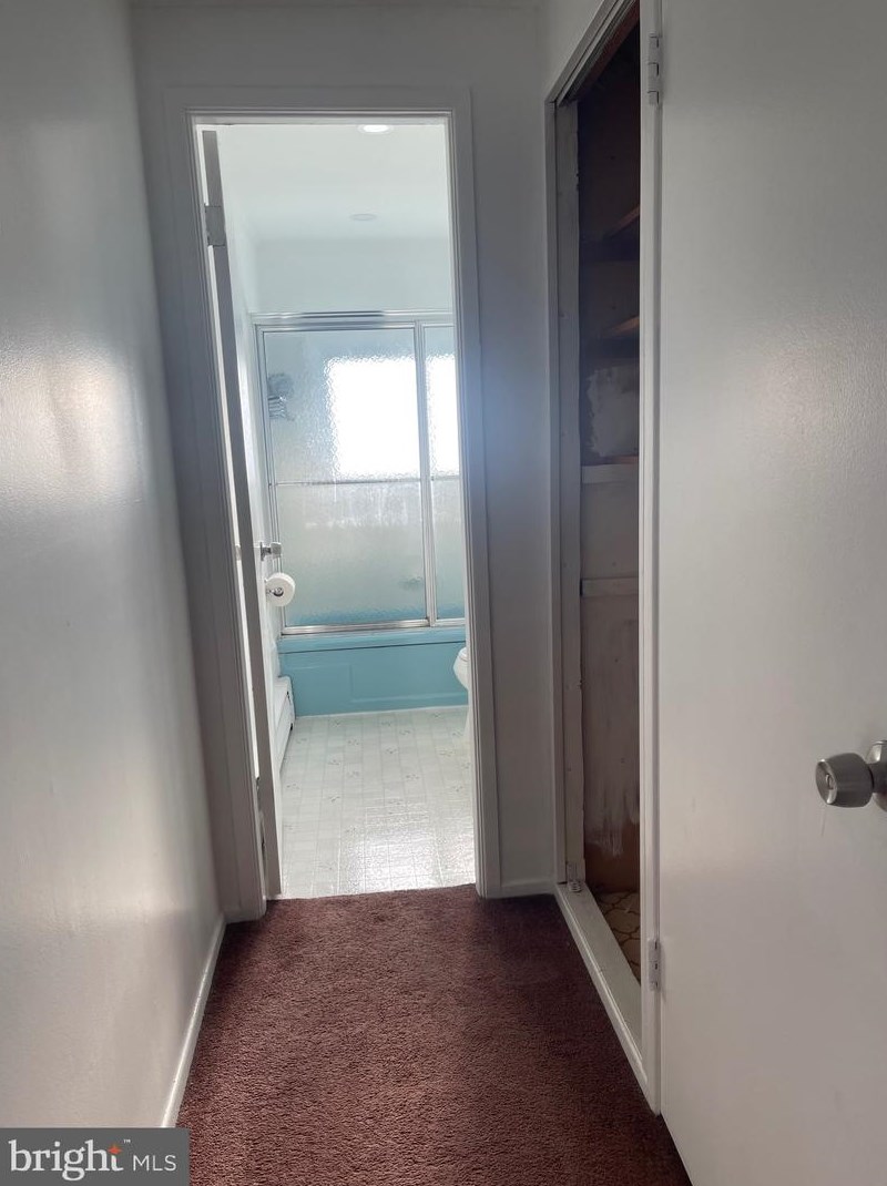 28 Hunt Rd, Levittown PA  19056-1329 exterior