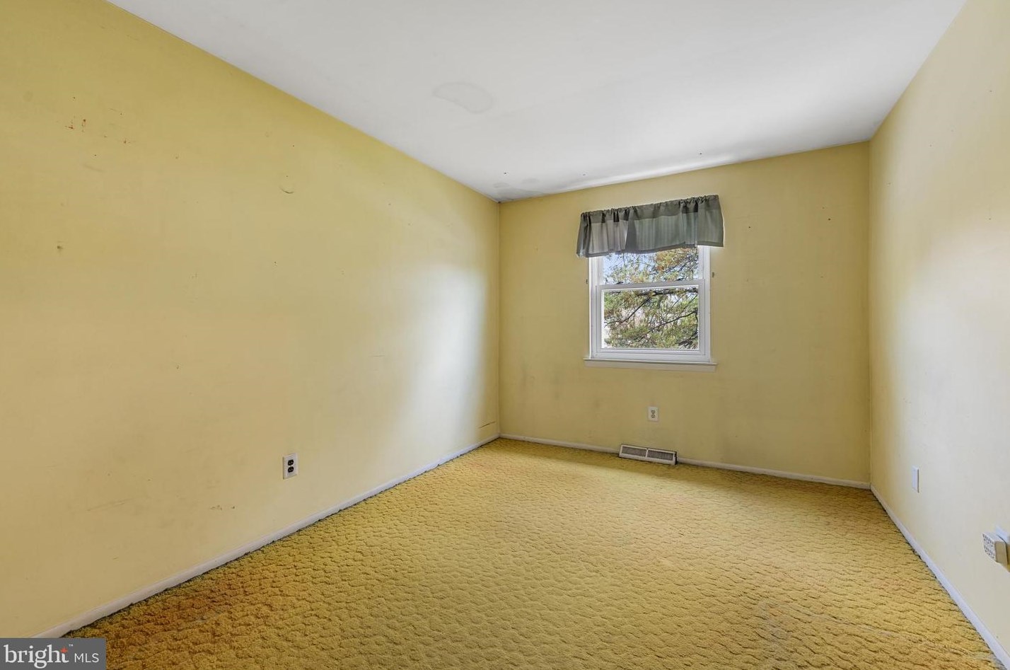 229 Daffodil Ct, Quakertown PA 18951-2735 exterior