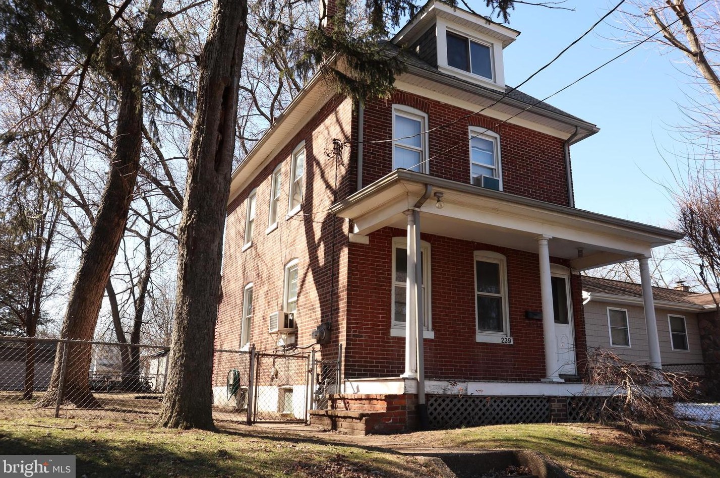 239 Grove St, Yardley, PA 19067-1234