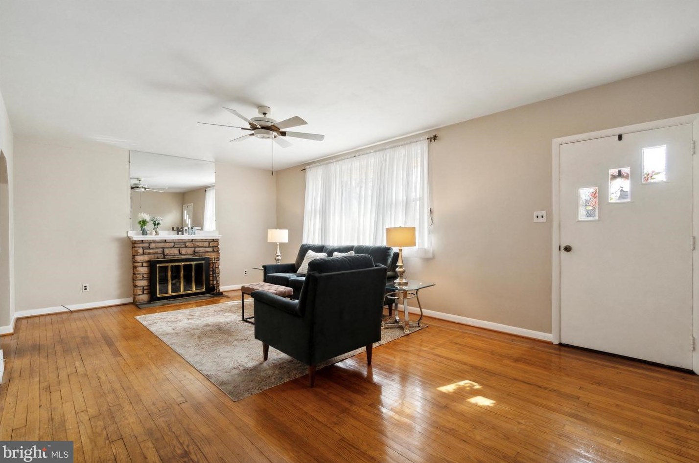 930 E Maple Dr, Southampton, PA 18966