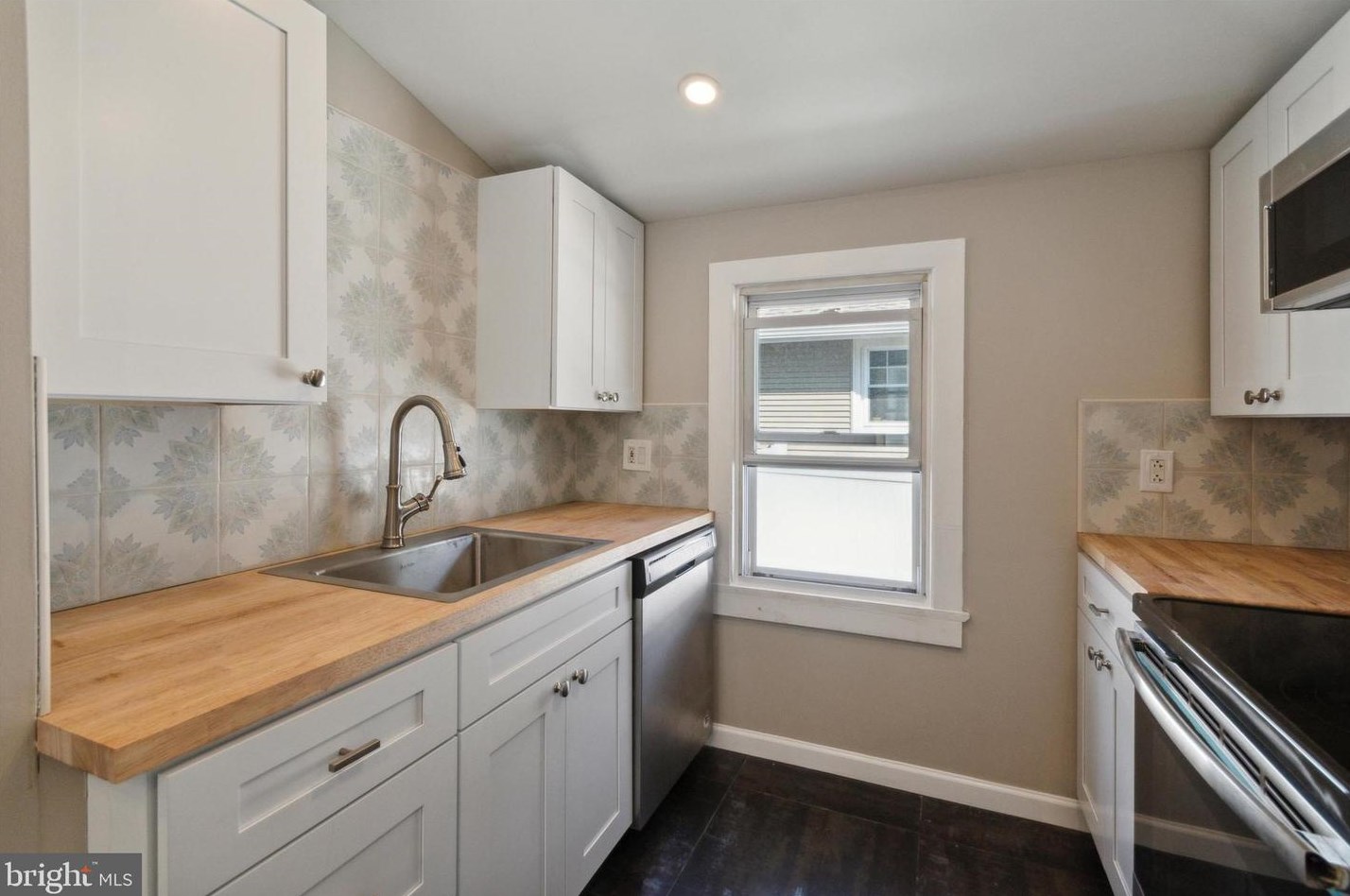 433 Woodland Ave, Yardley, PA 19067-2324
