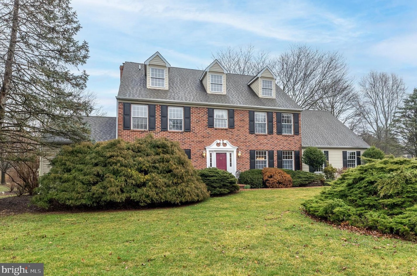 5982 Shetland Dr, Gardenville, PA