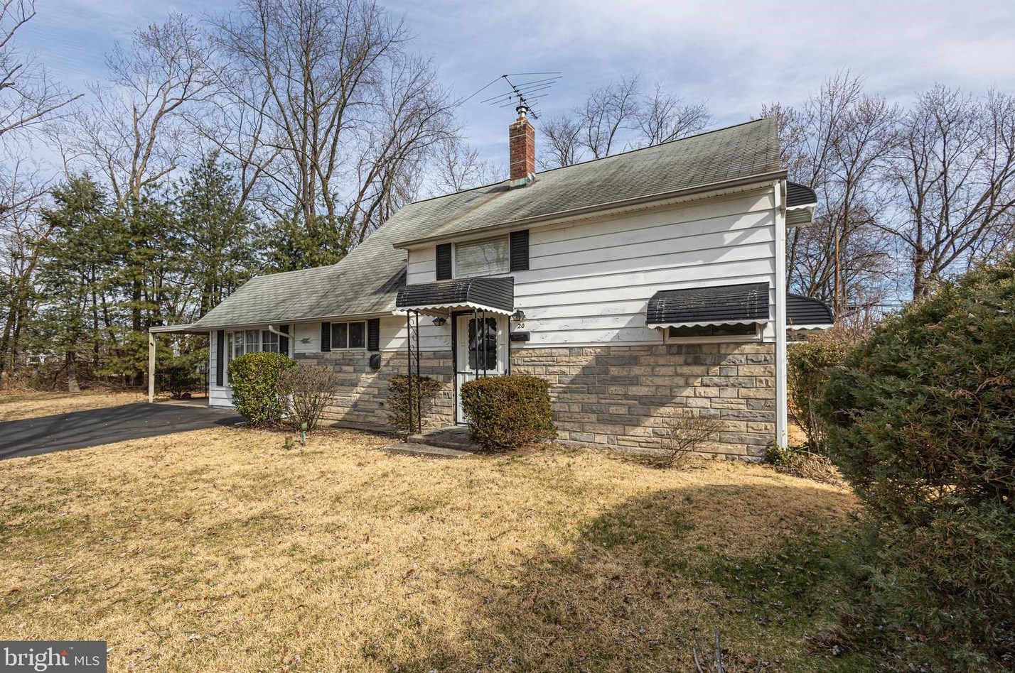 20 Neptune Ln, Levittown, PA 19054-3302