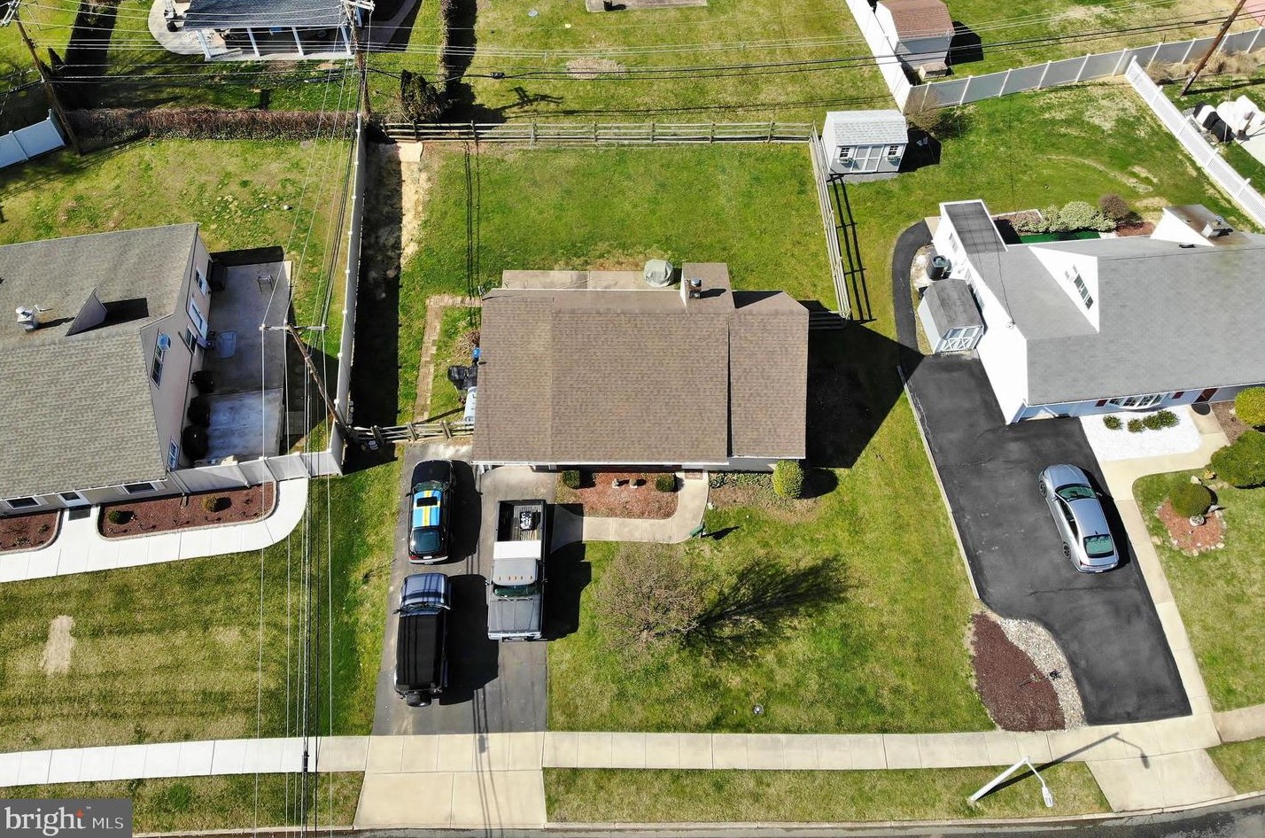 5 Towpath Rd, Levittown, PA 19056